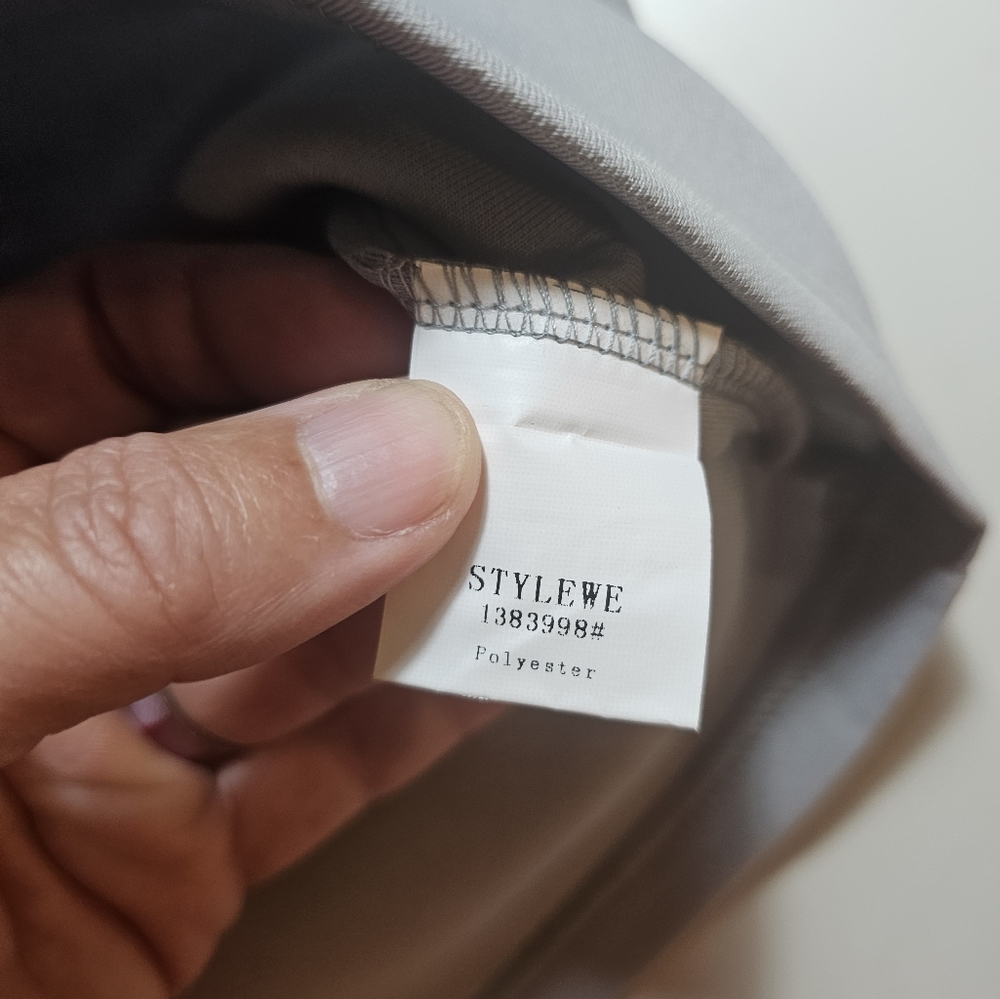 StyleWe Light Gray Top - Picture 6 of 7